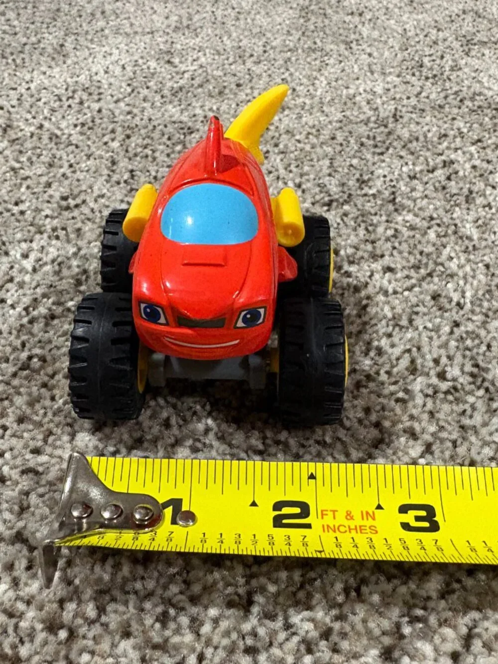 Blaze Monster Machines Shark Blaze DYN33 Wild Wheels Diecast